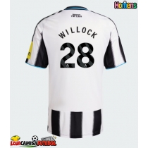 Camisa de Futebol Newcastle United Joe Willock #28 Equipamento Principal 2025-26 Manga Curta